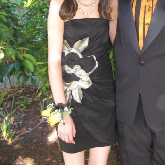 Cache Mini Dress - Picture 8 of 8